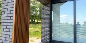 Реечная панель ДПК Turtle Shell, Middle Lines, Australian Palisander Co-Extrusion монтаж реечных панелей из дпк на фасад (2)