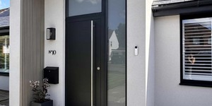 Реечная панель ДПК Turtle Shell, Middle Lines, Canadian Maple Co-Extrusion фотогалерея домов с отделкой рейками (3)