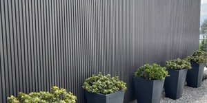 Реечная панель ДПК Turtle Shell, Middle Lines, Faroese Smokewood Co-Extrusion черный глухой забор из реек фото
