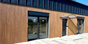 Реечная панель ДПК Turtle Shell, Middle Lines, Siberian Pine Co-Extrusion облицовка фасада рейками фото (7)