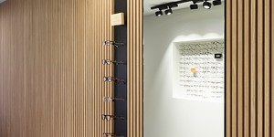 Реечная панель ДПК в интерьере Turtle Shell, Middle Lines, Siberian Pine Co-Extrusion