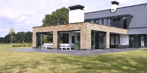 Облицовка фасада натуральным камнем в виде 3D панели RKS SLATE  Кварцит Biege Quartz Country купить с доставкой (11)