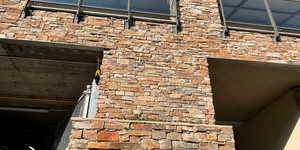Облицовка фасада натуральным камнем в виде 3D панели RKS SLATE  Кварцит Biege Quartz Country купить с доставкой (31)
