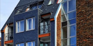 Проект дома с фасадом из Кровельного Сланца RKS SLATE Charcoal и 3D панели Сланец Cedar Slate Country Rockface Strips (6)