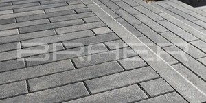 Фото объекта - дорожки из тротуарной плитки БРАЕР Ригель 2.0 Ночь и Старый Город Ландхаус Туман (3)